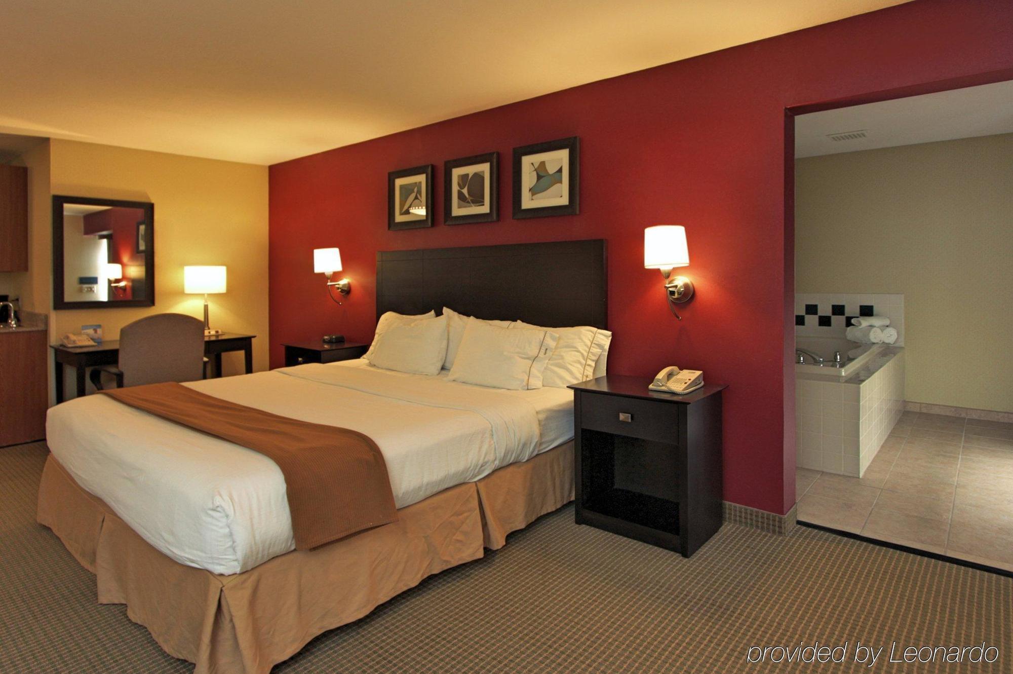 Hotel Express & By Ihg 2*