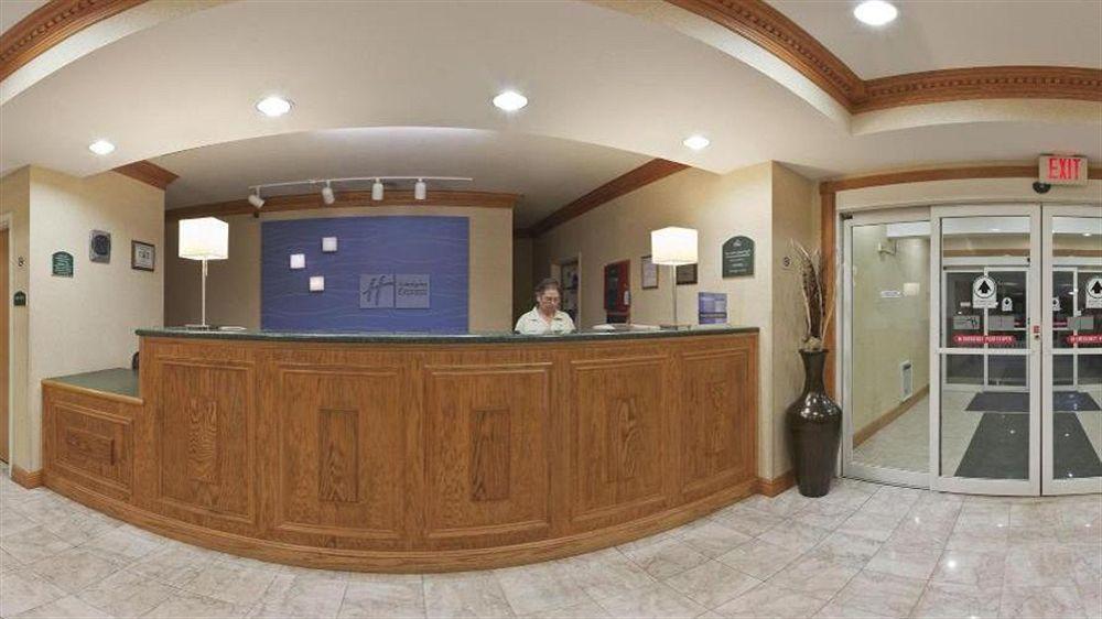 Hotel Express & By Ihg Defiance